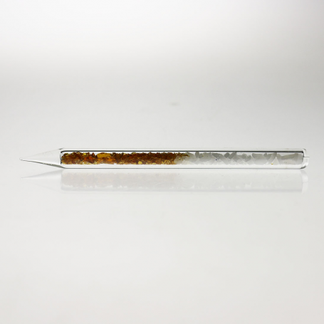 Glass dabber with glass crystal