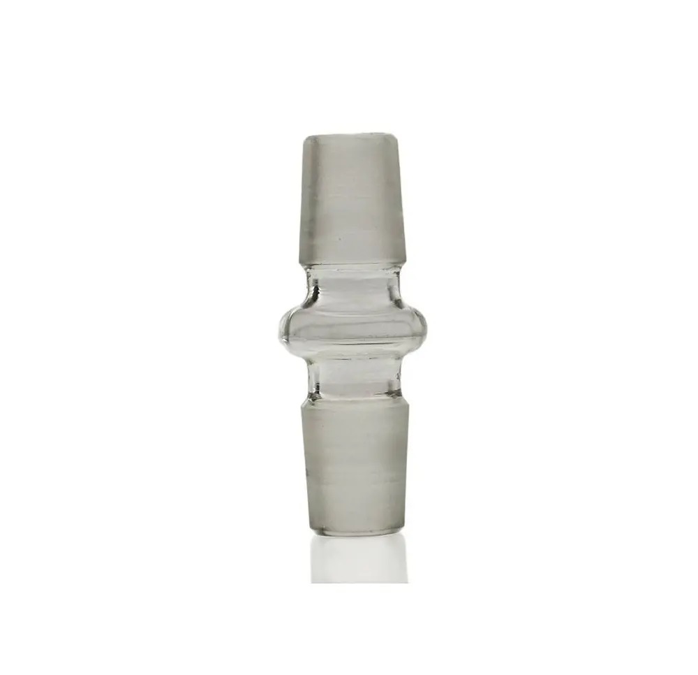 Szklany adapter obustronny męski 18,8 mm do bonga, wykonany z przezroczystego szkła borokrzemowego, z charakterystycznym pogrubieniem pośrodku dla lepszego chwytu i stabilności połączenia, kategoria: przejściówki i redukcje 