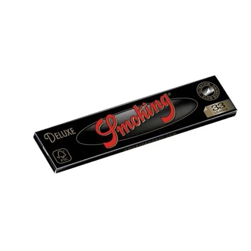 Czarne opakowanie bibułek Smoking Deluxe King Size z czerwonym logo "Smoking", oznaczeniem FSC i informacją o 33 listkach w paczce, bletki klasyczne 