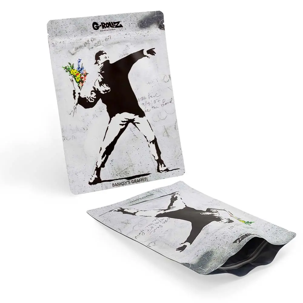 Zdjęcie przedstawia produkt Woreczek Strunowy G-Rollz Banksy's Flower Thrower nieprzepuszczający zapachu - 200 x 300 mm.